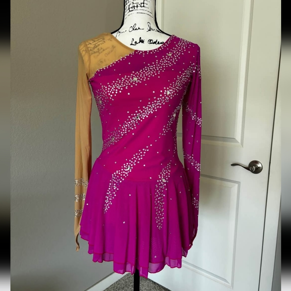 Elegant Pink Figure Skating Dress